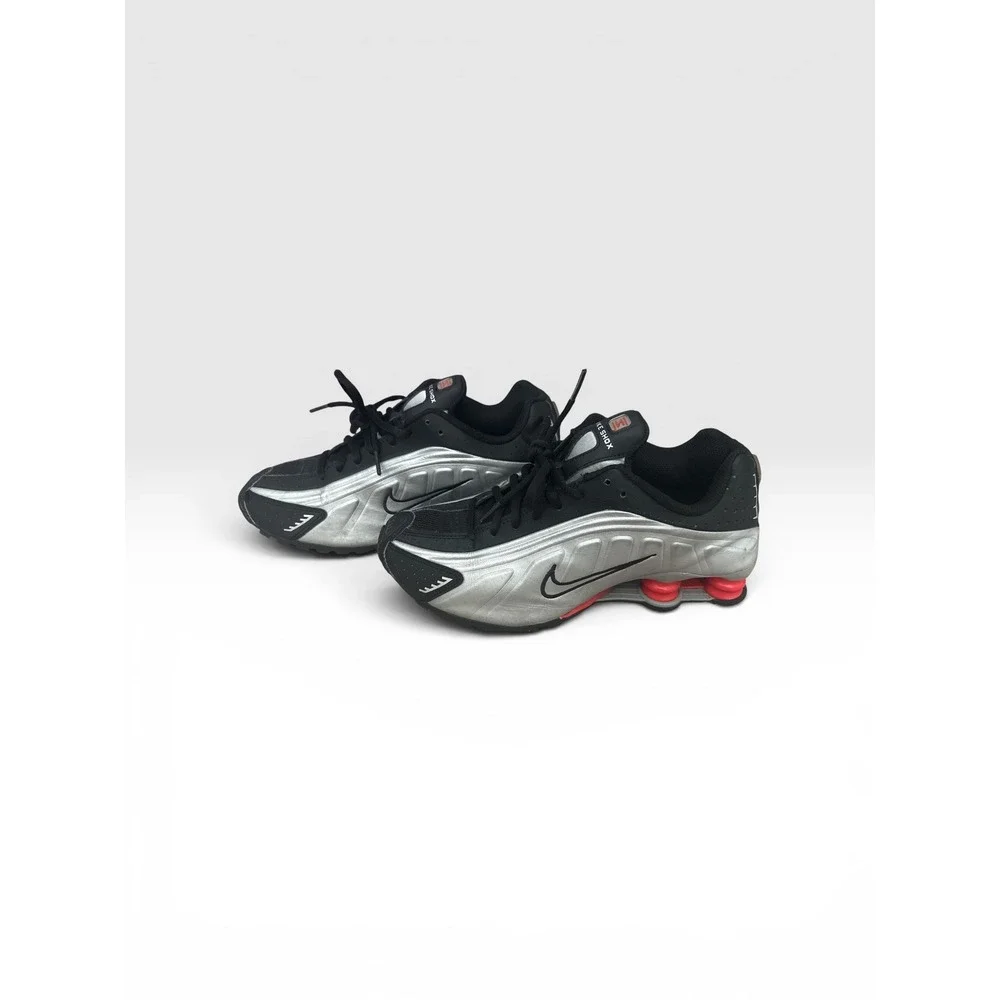 Nike Shox R4 GS Metallic Silver Black Red Kids Sneakers CW2626-005 Size 7Y